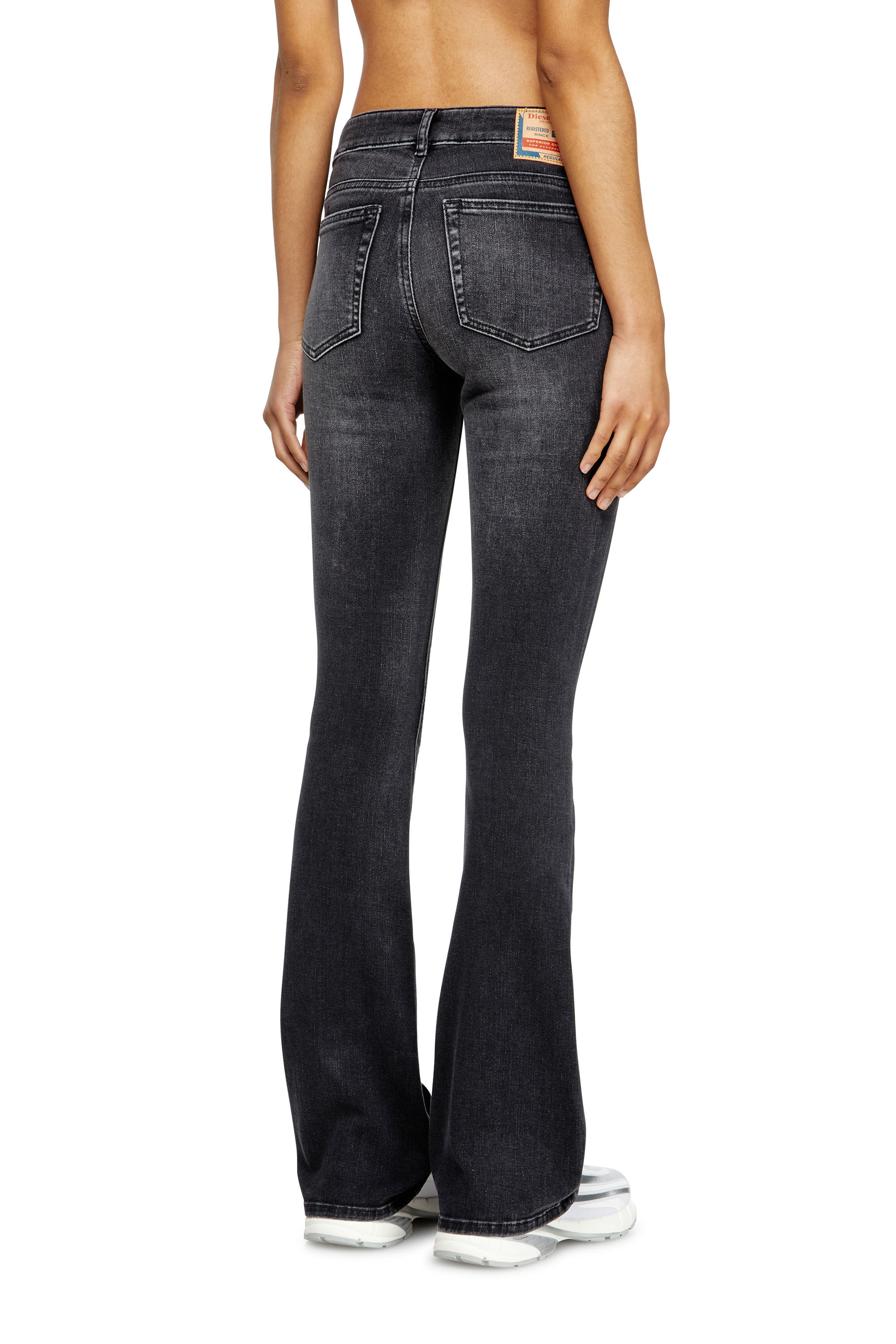 Diesel - Bootcut Jeans 1969 D-Ebbey 0DBDN Femme, Noir/Gris foncé - Image 4