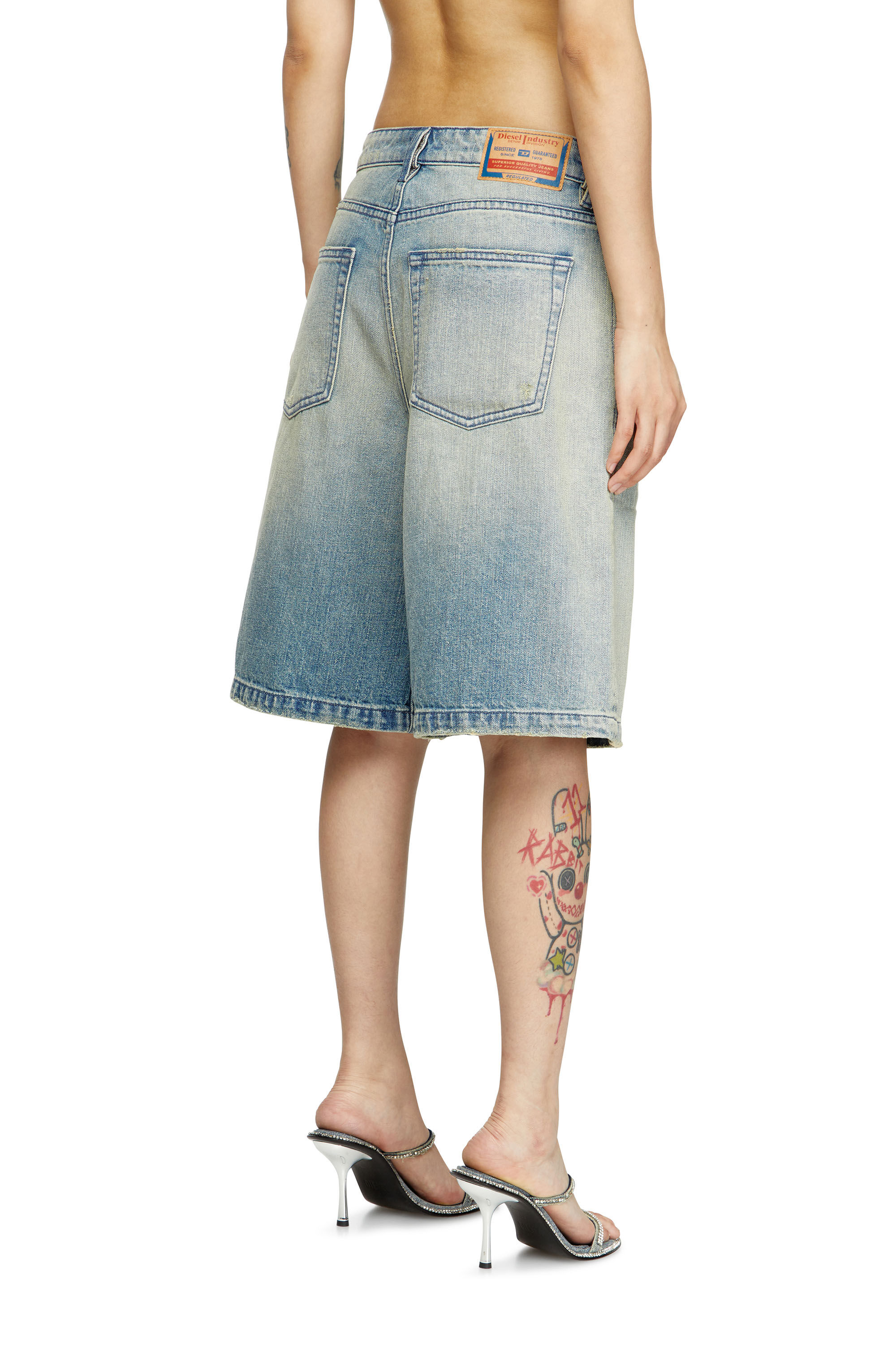 Diesel - DE-SIRE-SHORT, Short en denim effet vieilli Femme in Bleu - 5