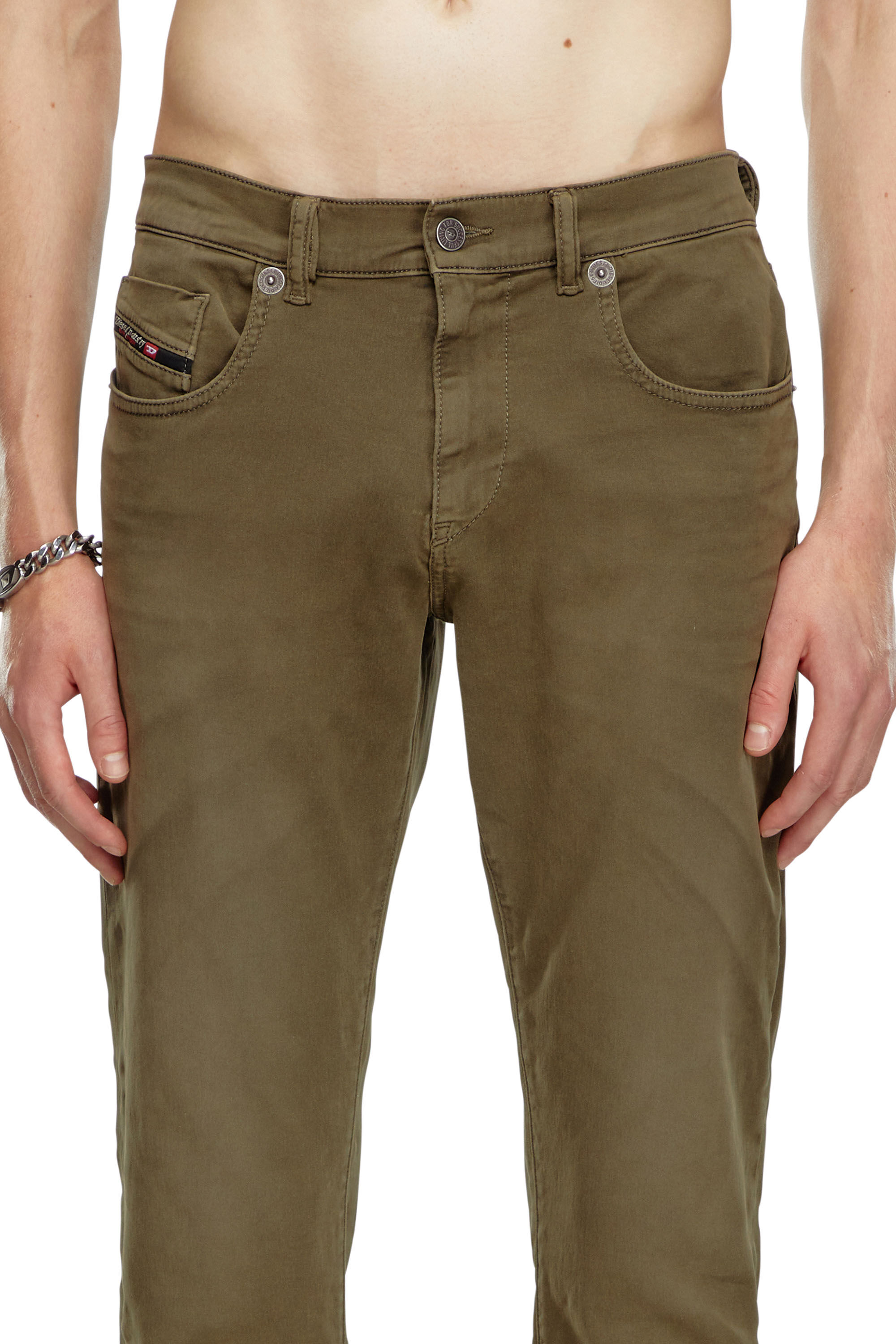 Diesel - Slim 2060 D-Strukt Joggjeans® 0670M Homme, Vert Militaire - Image 5