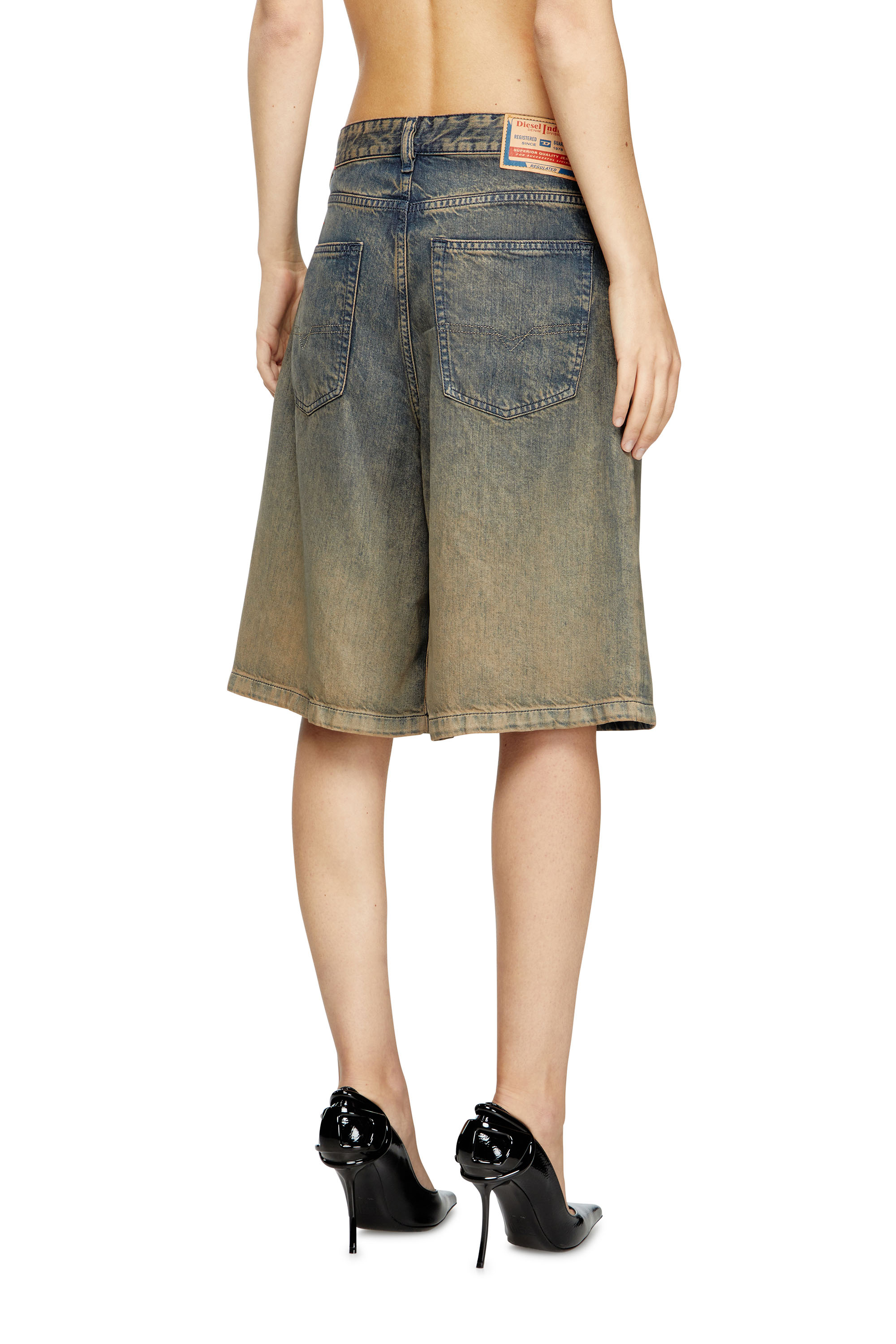 Diesel - DE-SIRE-SHORT-S, Short en denim fluide nuancé Femme in Bleu - 3