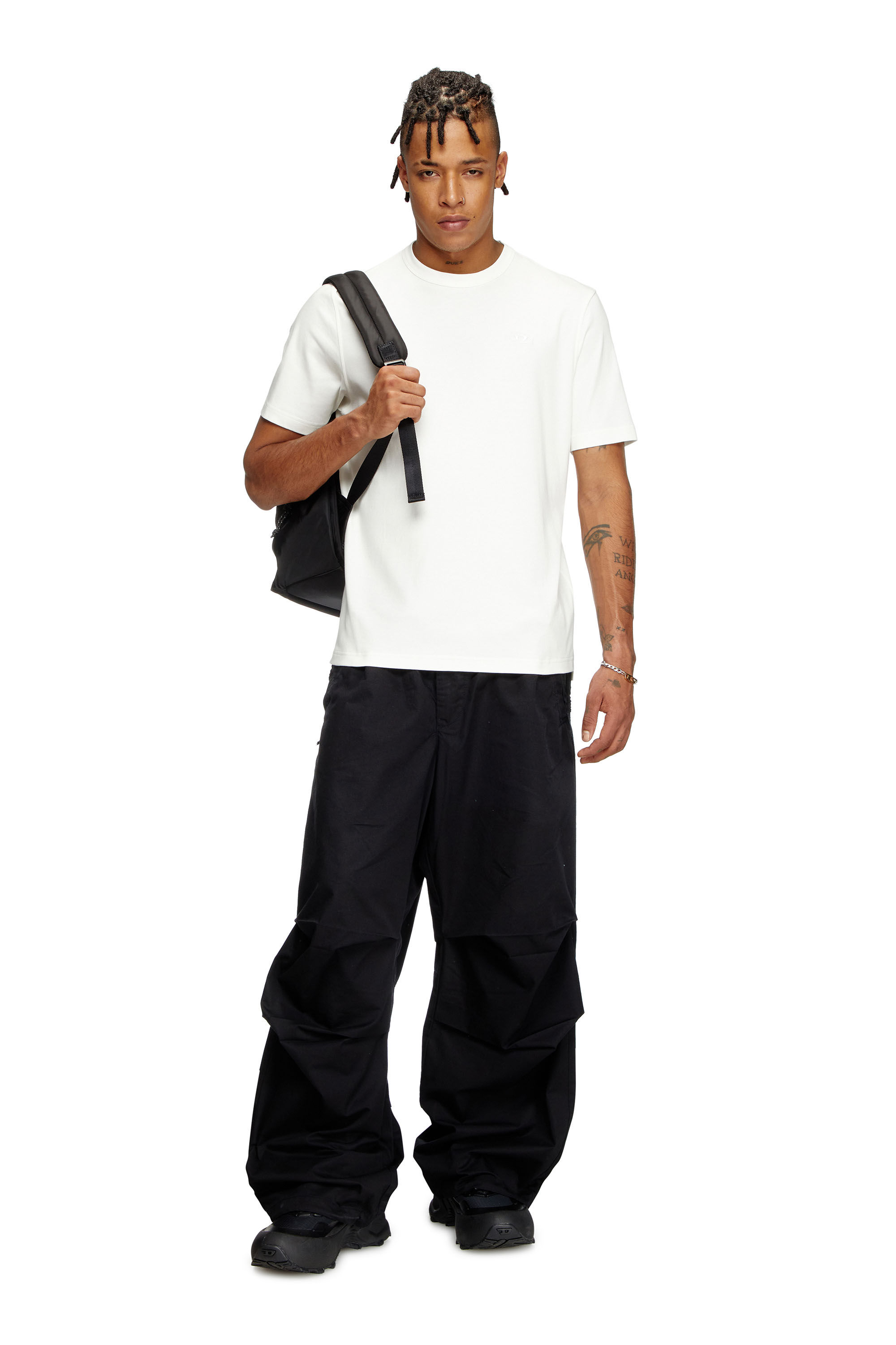 Diesel - T-ADJUST-SLITS-R17, T-shirt avec broderie à logo ton sur ton Homme in Blanc - 2
